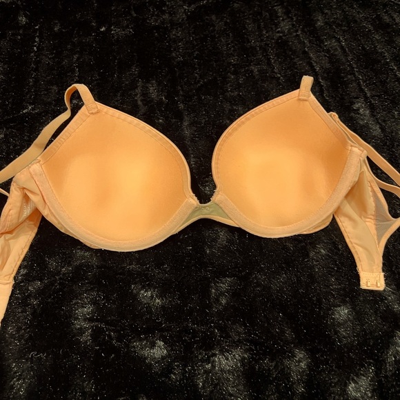 Victoria’s Secret Coral Push Up Bra - Picture 2 of 4